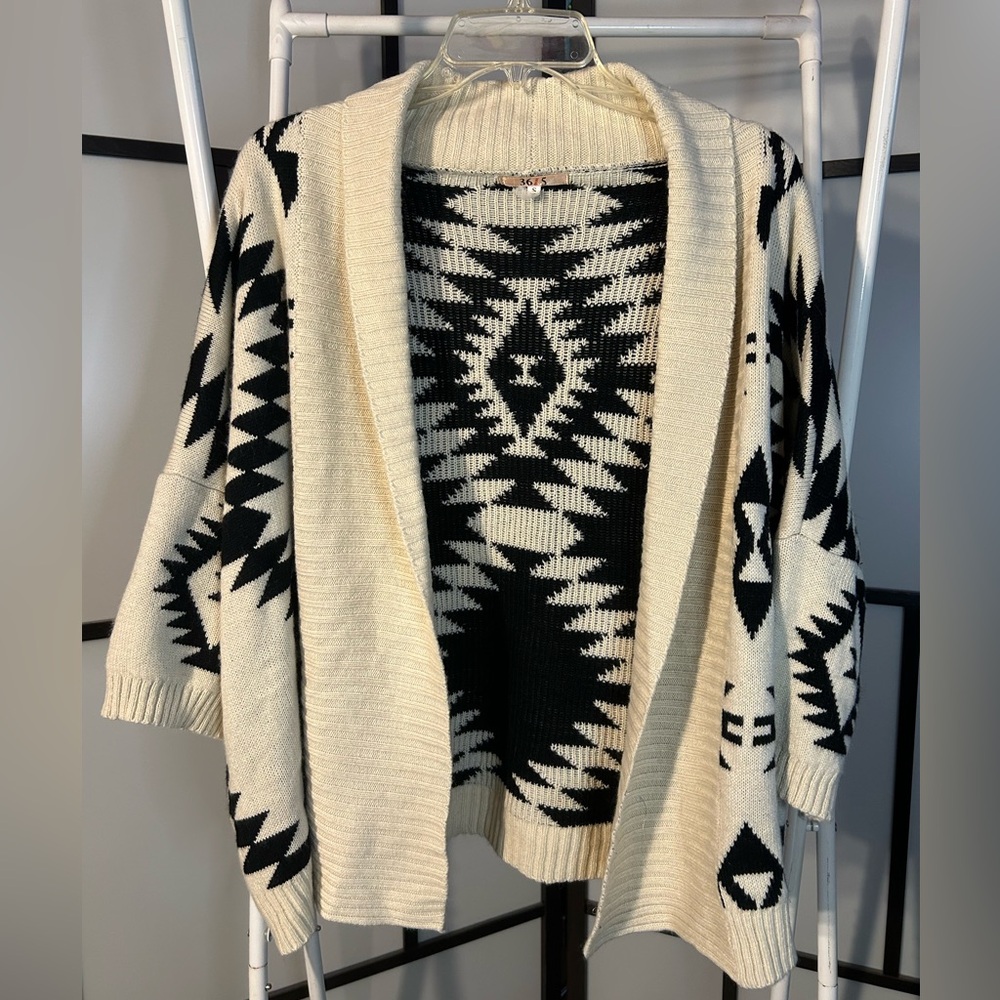 36 Point 5 Tribal Quart Sleeve Sweater Small